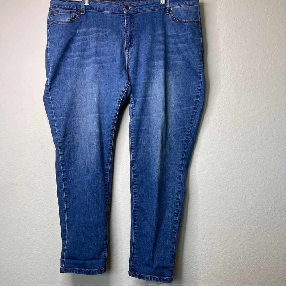 Baccini Women’s Jeans, Size 22W, Medium Wash, Stretch Plus-Size, Sewn Hem EUC